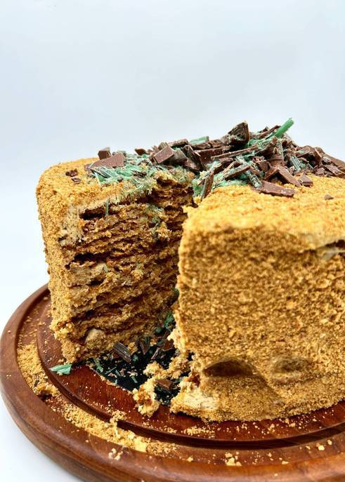Peppermint Crisp Tart Cake